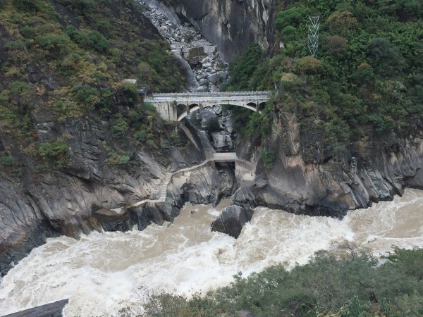 虎跳峡人生，摄影师卡石缝的摄影艺术之旅