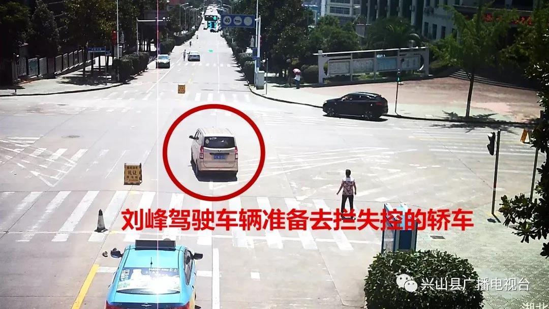 00后司机狂追5分钟截停起火货车，勇气与责任的双重考验！